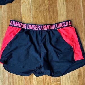 Under Armour LG Women's Black & Pink Shorts